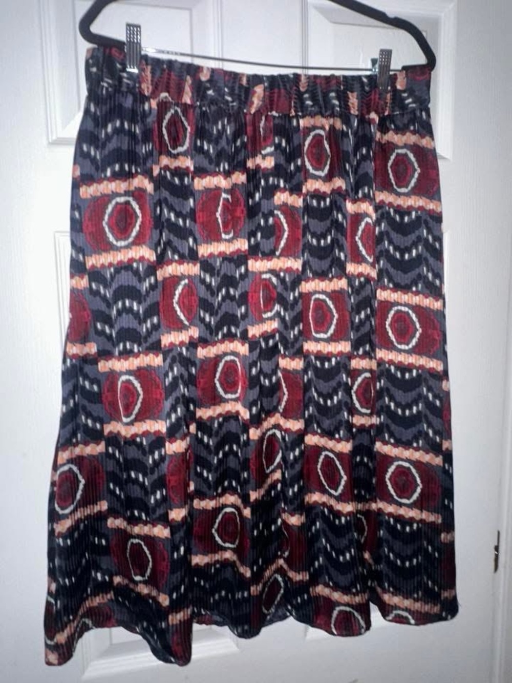 Women's Patterned Midi Skirt in Burgundy and Navy